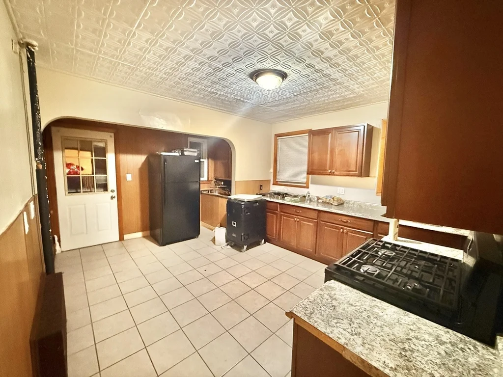 2 bed, 1 bath apartment for rent at 23 Pearl St Unit 1, Everett — photo 12 of 13