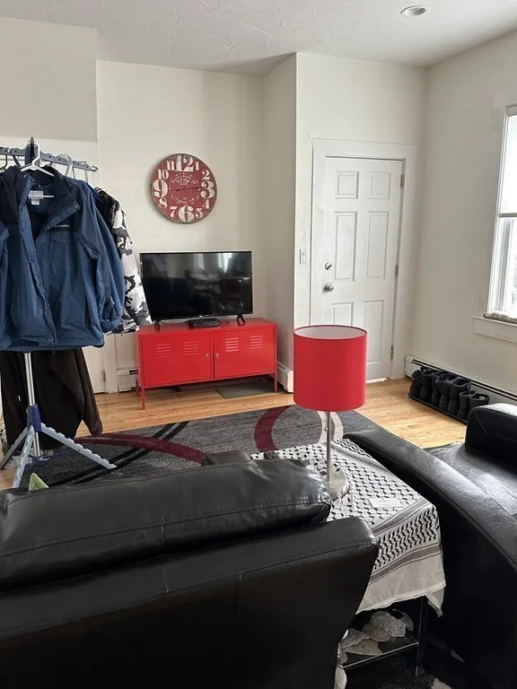 2 bed, 1 bath apartment for rent at 23 Pitman Unit 1, Winter Hill — photo 7 of 18