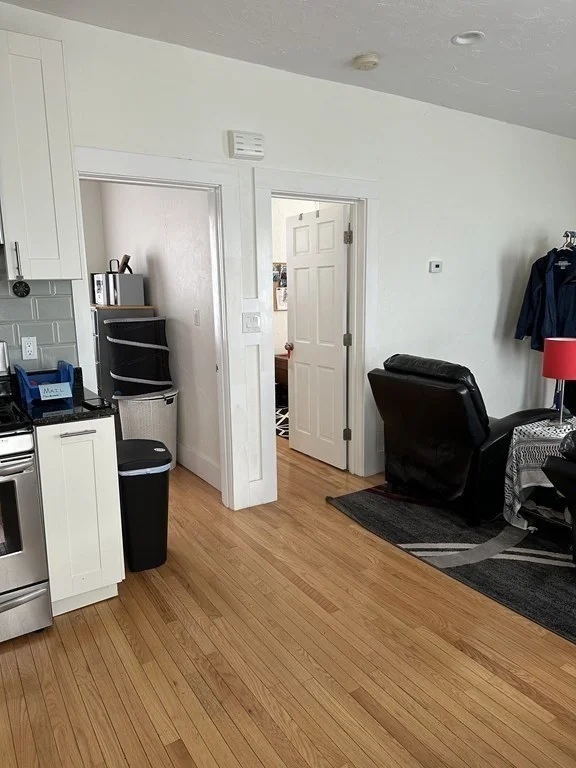 2 bed, 1 bath apartment for rent at 23 Pitman Unit 1, Winter Hill — photo 11 of 18