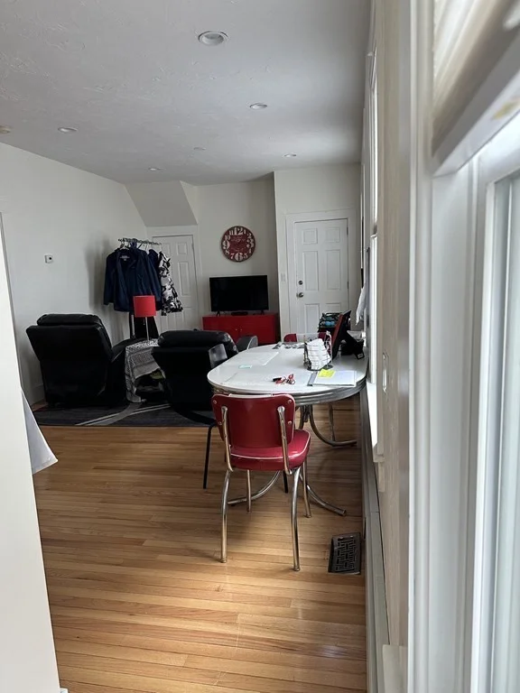 2 bed, 1 bath apartment for rent at 23 Pitman Unit 1, Winter Hill — photo 10 of 18