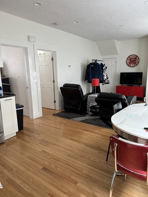 2 bed, 1 bath apartment for rent at 23 Pitman Unit 1, Winter Hill — photo 9 of 18