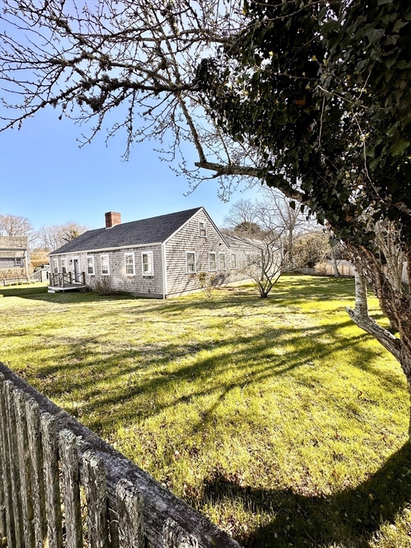 4 bed, 2 bath apartment for rent at 23 Pleasant St, Nantucket (vil) — photo 3 of 35