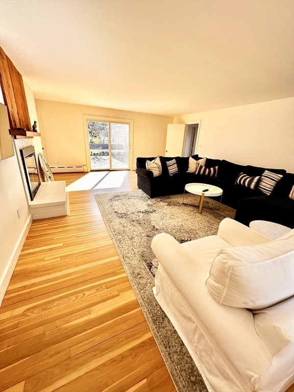 4 bed, 2 bath apartment for rent at 23 Pleasant St, Nantucket (vil) — photo 25 of 35