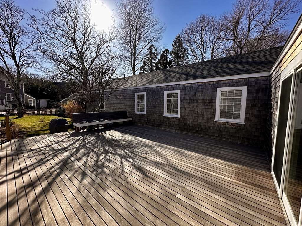 4 bed, 2 bath apartment for rent at 23 Pleasant St, Nantucket (vil) — photo 10 of 35
