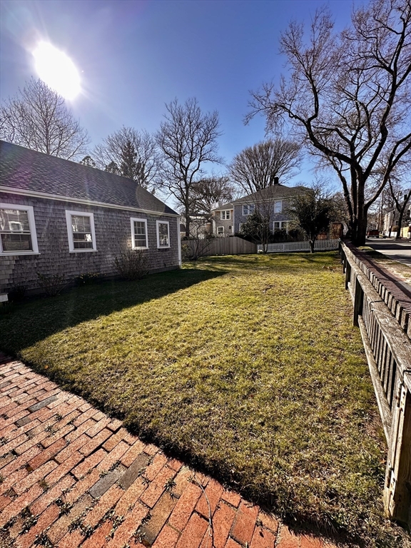 4 bed, 2 bath apartment for rent at 23 Pleasant St, Nantucket (vil) — photo 12 of 35