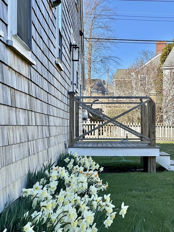 4 bed, 2 bath apartment for rent at 23 Pleasant St, Nantucket (vil) — photo 6 of 35