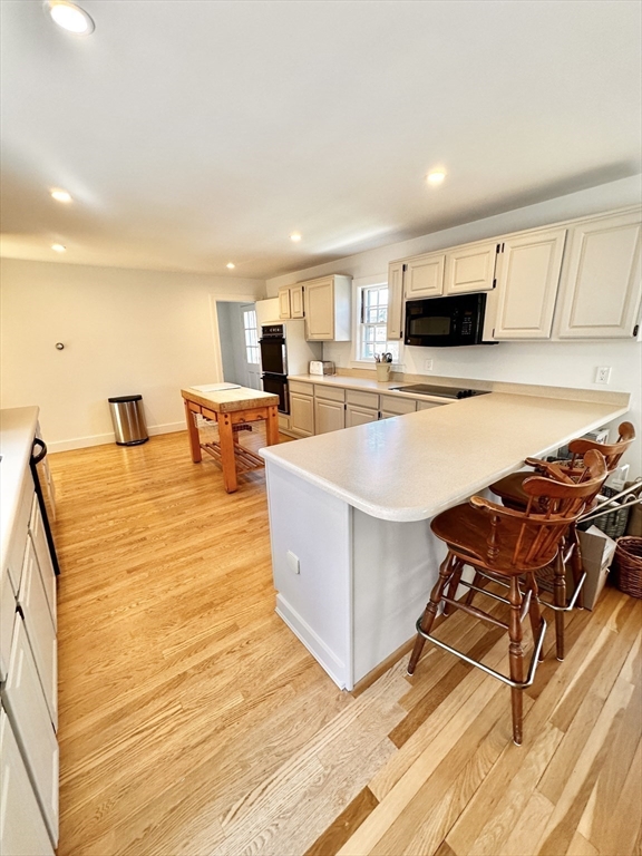 4 bed, 2 bath apartment for rent at 23 Pleasant St, Nantucket (vil) — photo 15 of 35