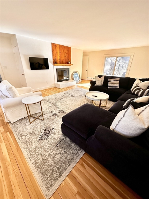 4 bed, 2 bath apartment for rent at 23 Pleasant St, Nantucket (vil) — photo 23 of 35