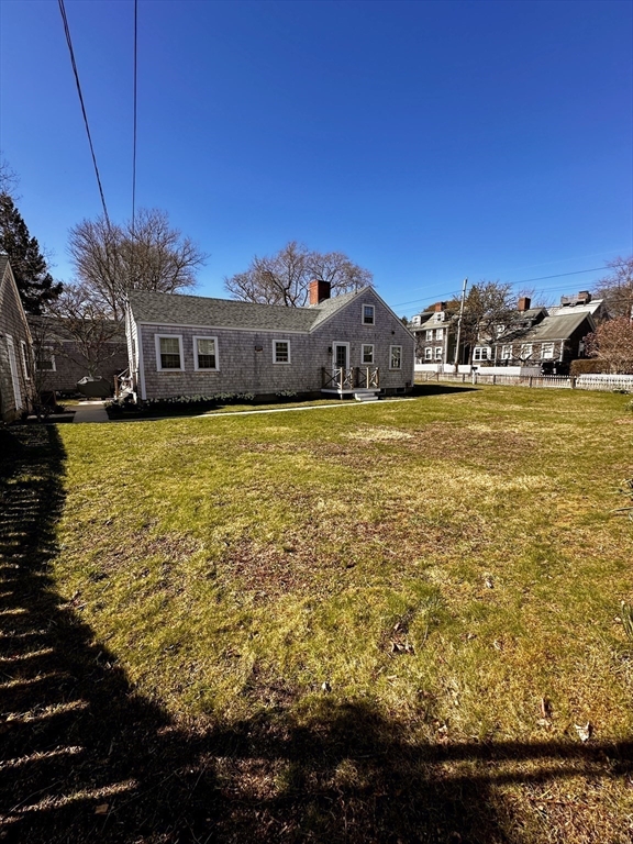 4 bed, 2 bath apartment for rent at 23 Pleasant St, Nantucket (vil) — photo 7 of 35
