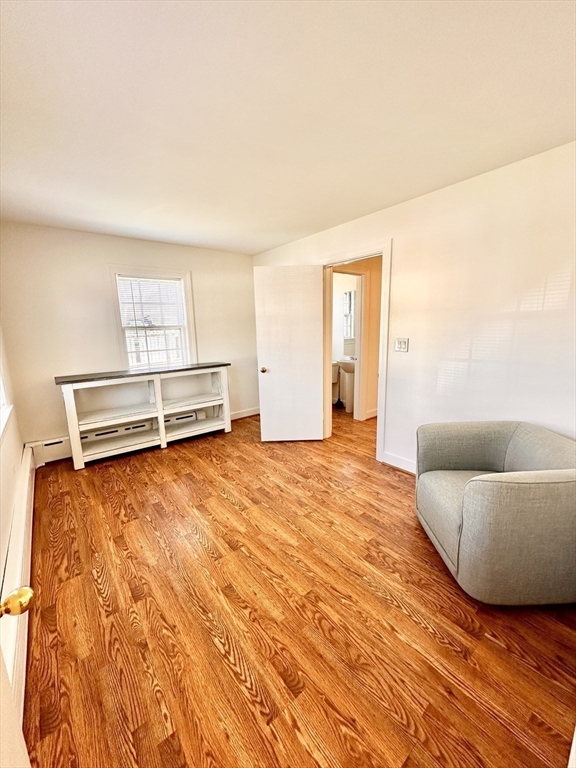 4 bed, 2 bath apartment for rent at 23 Pleasant St, Nantucket (vil) — photo 28 of 35