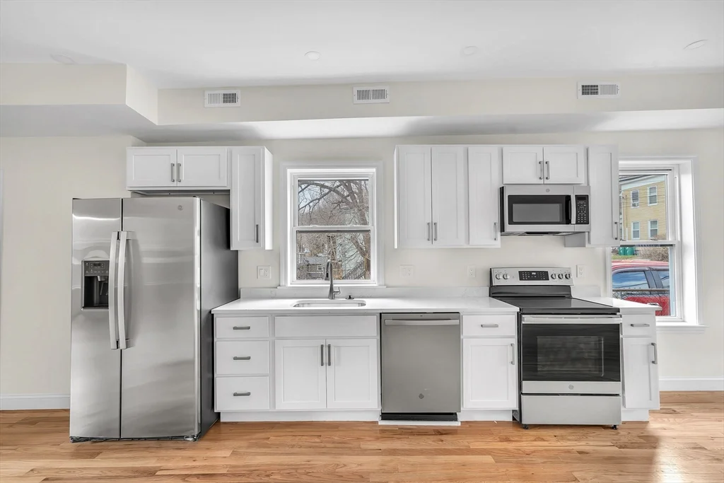 4 bed, 2 bath apartment for rent at 23 Pleasant St Unit 1, Fitchburg — photo 3 of 7