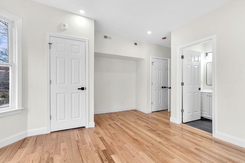 4 bed, 2 bath apartment for rent at 23 Pleasant St Unit 2, Fitchburg — photo 15 of 16