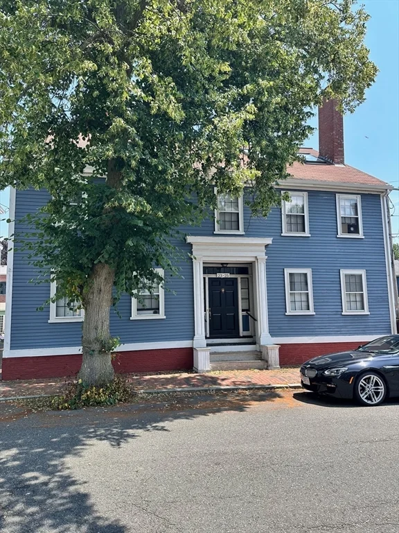 3 bed, 1 bath apartment for rent at 23 Pleasant St Unit 23, Salem — photo 1 of 13