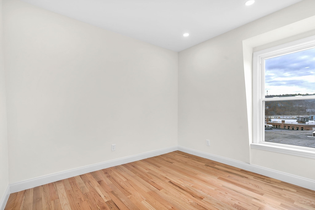 3 bed, 1 bath apartment for rent at 23 Pleasant St Unit 3, Fitchburg — photo 16 of 16