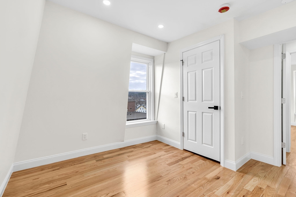 3 bed, 1 bath apartment for rent at 23 Pleasant St Unit 3, Fitchburg — photo 15 of 16