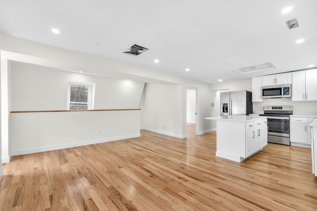 3 bed, 1 bath apartment for rent at 23 Pleasant St Unit 3, Fitchburg — photo 8 of 16