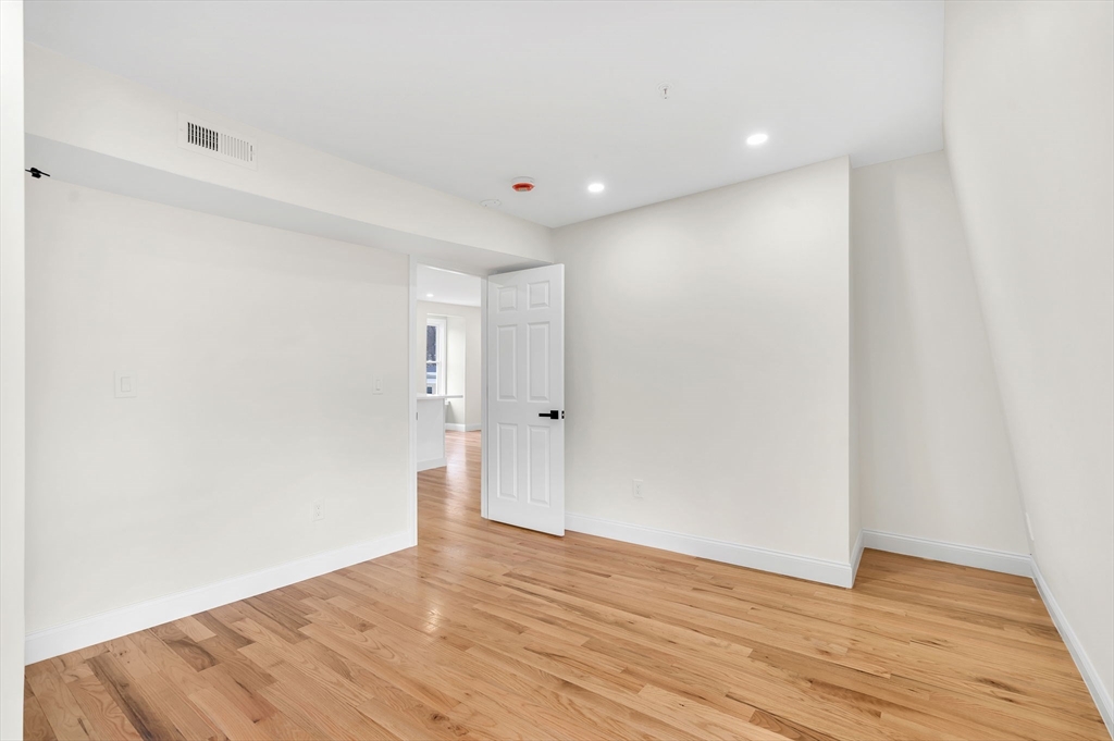 3 bed, 1 bath apartment for rent at 23 Pleasant St Unit 3, Fitchburg — photo 12 of 16