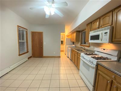 3 bed, 1 bath apartment for rent at 23 Portsmouth St Unit 1, Wellington-Harrington — photo 8 of 16