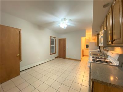 3 bed, 1 bath apartment for rent at 23 Portsmouth St Unit 1, Wellington-Harrington — photo 7 of 16