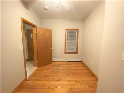 3 bed, 1 bath apartment for rent at 23 Portsmouth St Unit 1, Wellington-Harrington — photo 5 of 16