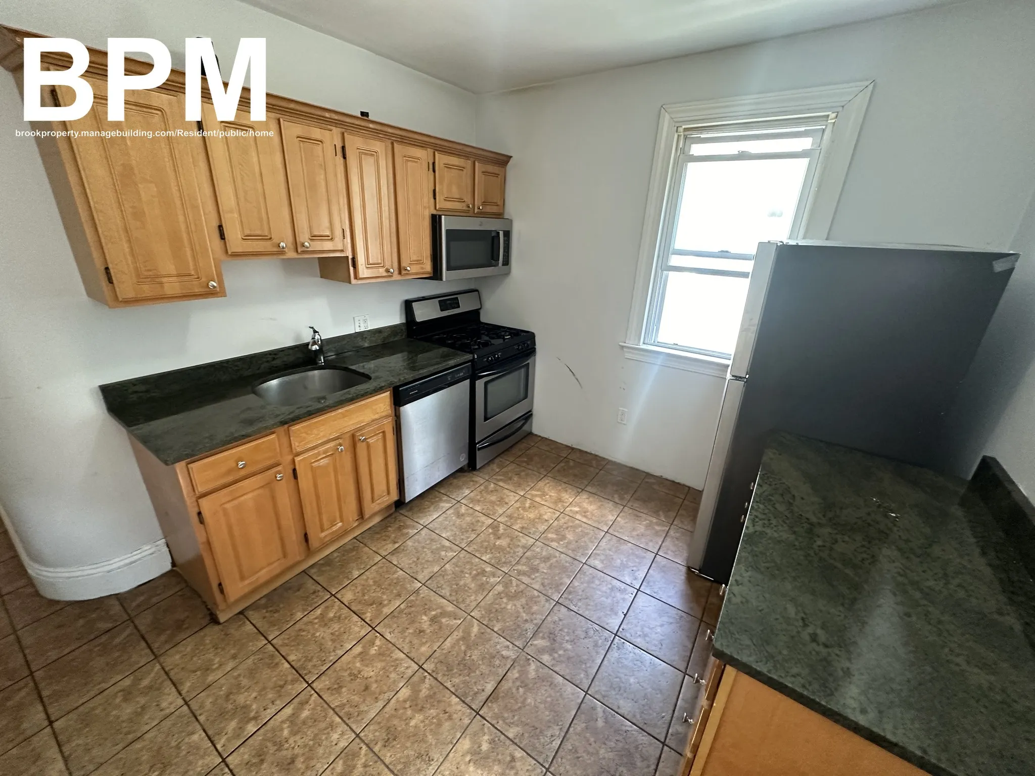 4 bed, 2 bath apartment for rent at 23 Pratt St Unit 2, Allston — photo 1 of 4