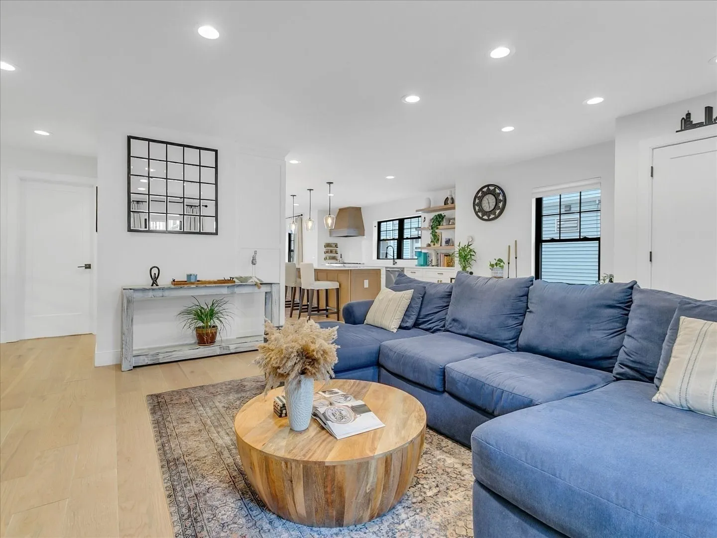4 bed, 2.5 bath apartment for rent at 23 Princeton St Unit 23, South Medford — photo 4 of 18