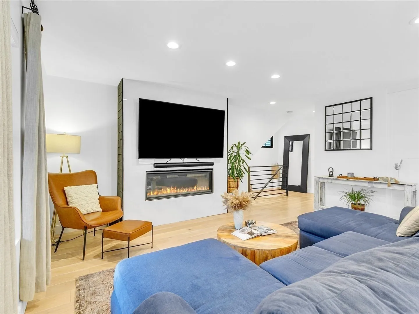 4 bed, 2.5 bath apartment for rent at 23 Princeton St Unit 23, South Medford — photo 3 of 18