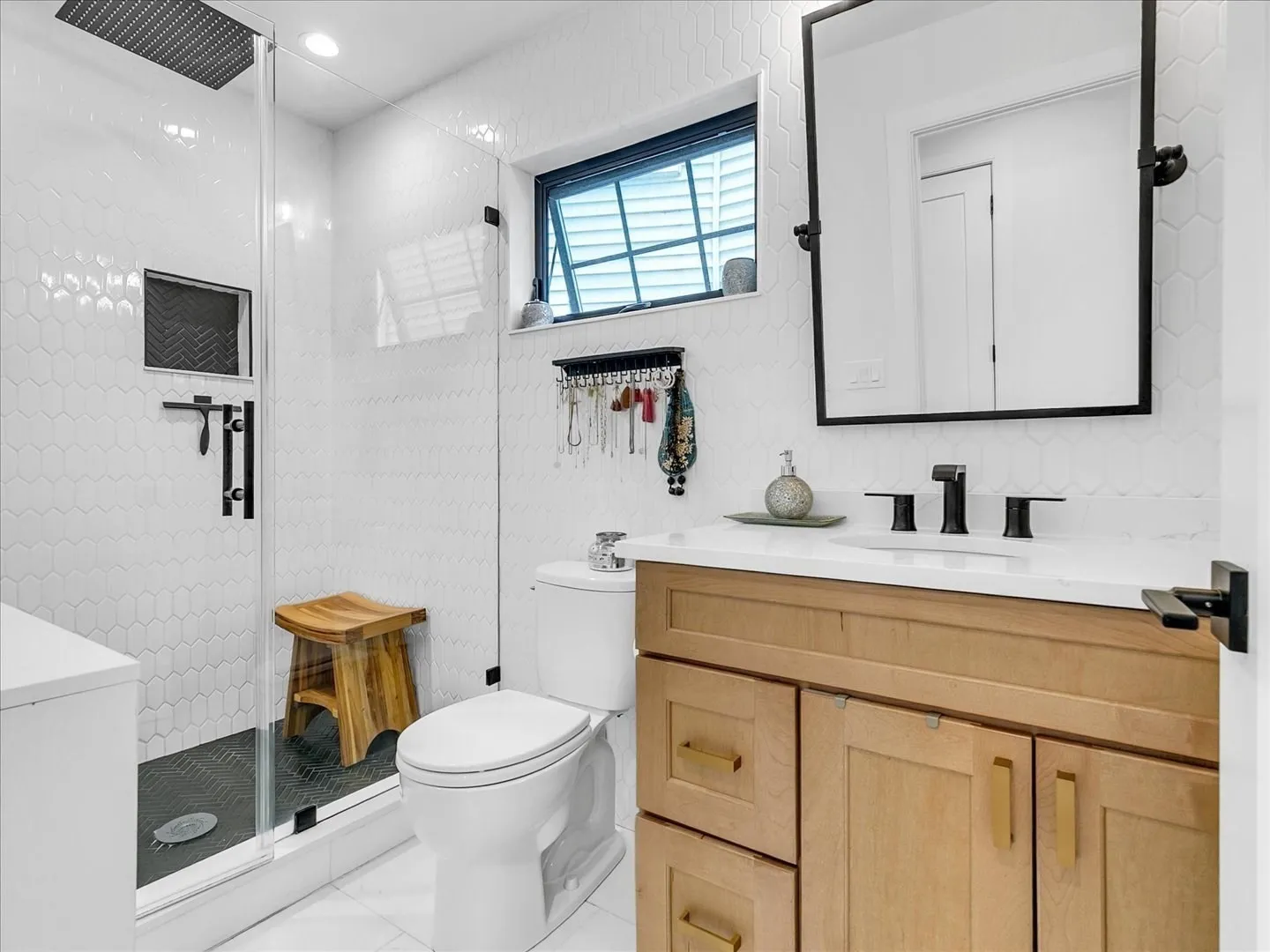 4 bed, 2.5 bath apartment for rent at 23 Princeton St Unit 23, South Medford — photo 14 of 18
