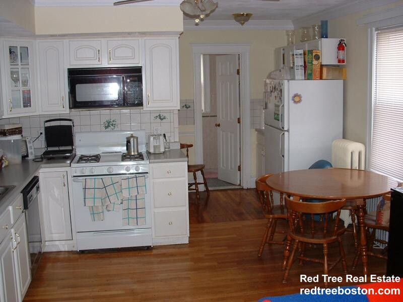 4 bed, 2 bath apartment for rent at 23 Ransom Rd Unit 3, Brighton — photo 1 of 11