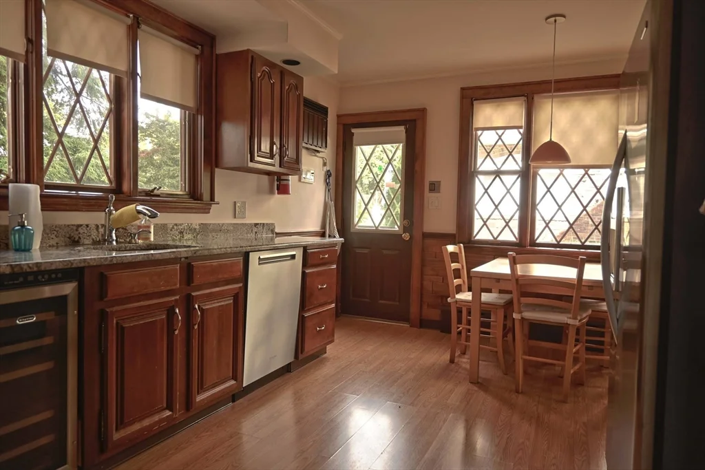 4 bed, 2 bath apartment for rent at 23 Richardson Rd, Belmont — photo 4 of 28