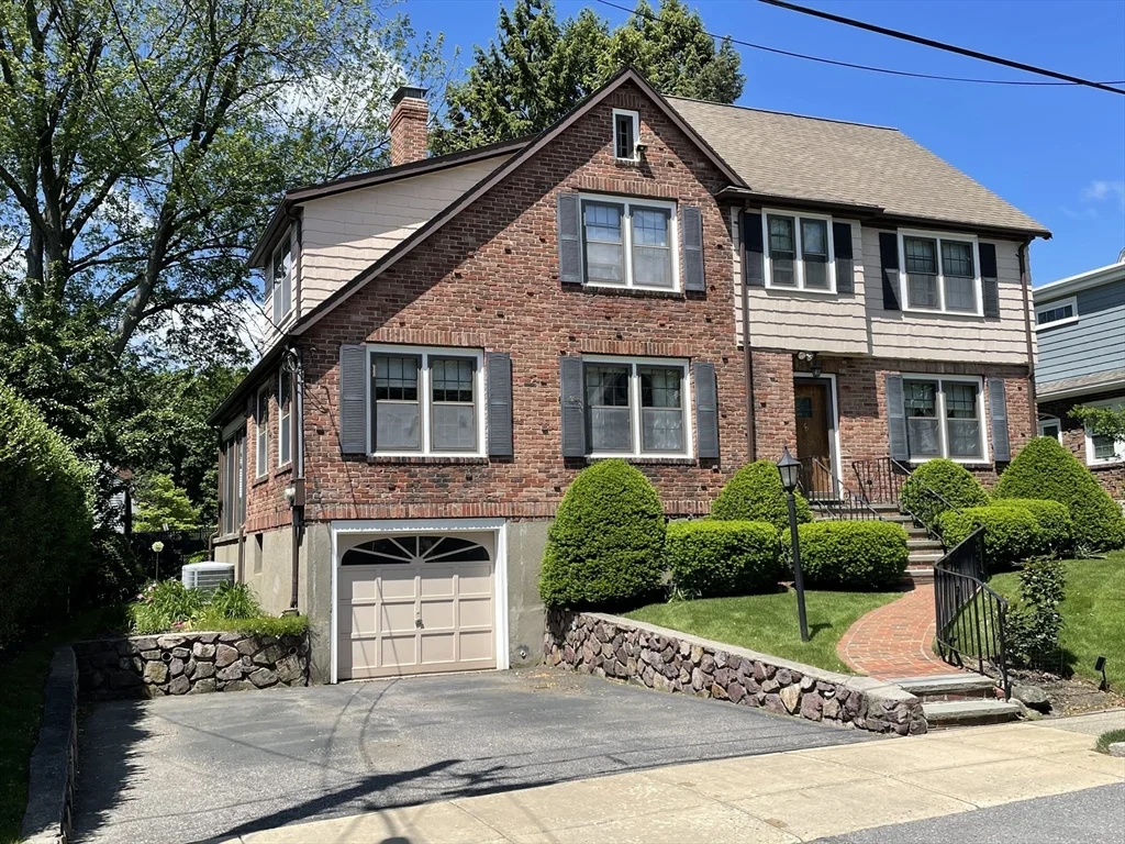 4 bed, 2 bath apartment for rent at 23 Richardson Rd, Belmont — photo 1 of 28