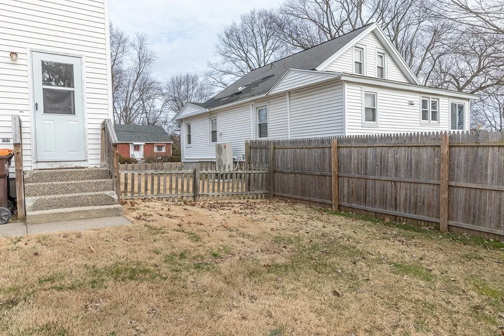 2 bed, 1 bath apartment for rent at 23 Riverside Ave Unit 23, Agawam — photo 33 of 36