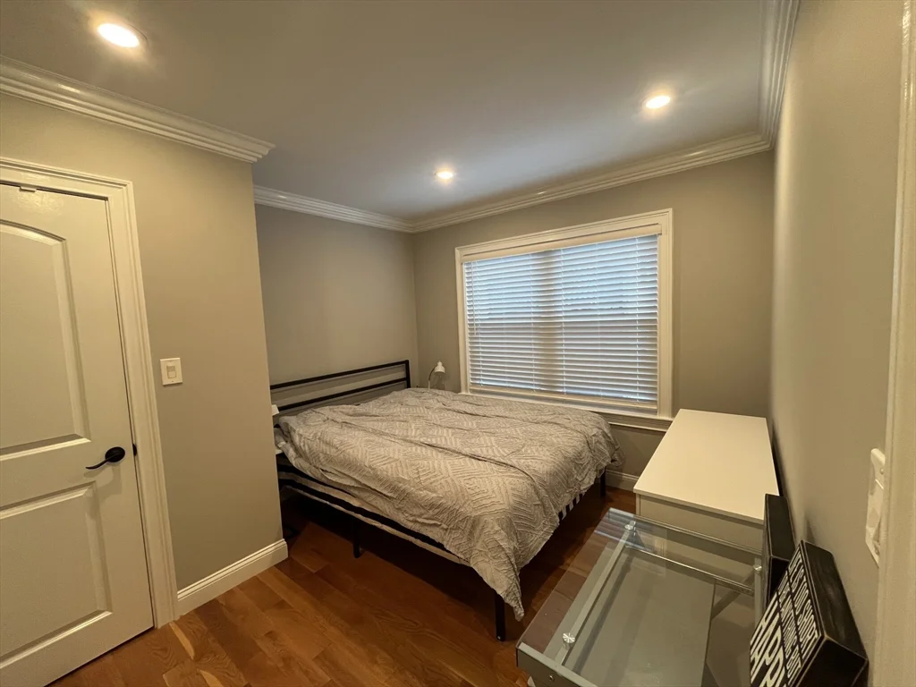 3 bed, 1 bath apartment for rent at 23 Rockledge St Unit 1, Roxbury — photo 9 of 11