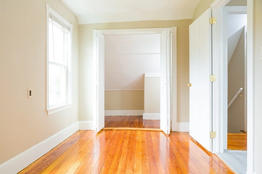6 bed, 1 bath apartment for rent at 23 Rogers Unit 2, Somerville — photo 3 of 16