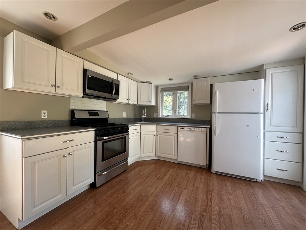 3 bed, 2 bath apartment for rent at 23 Safford St, Quincy — photo 13 of 30