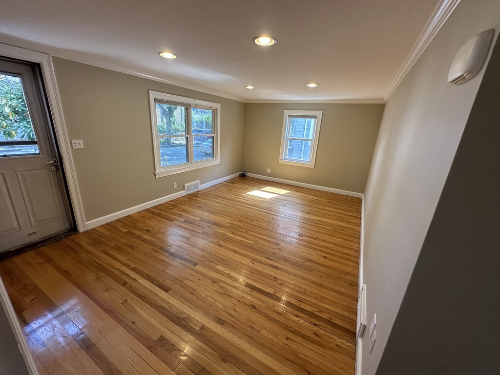 3 bed, 2 bath apartment for rent at 23 Safford St, Quincy — photo 6 of 30