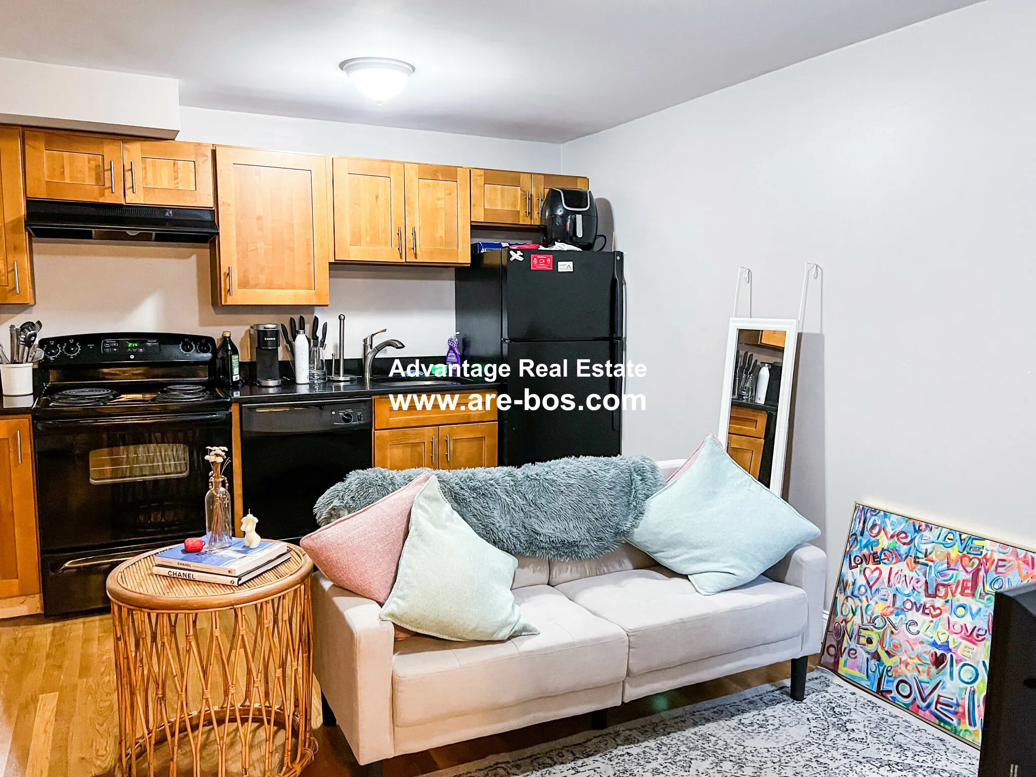 2 bed, 2 bath apartment for rent at 23 Saint Lukes Rd Unit 2, Brighton — photo 3 of 24