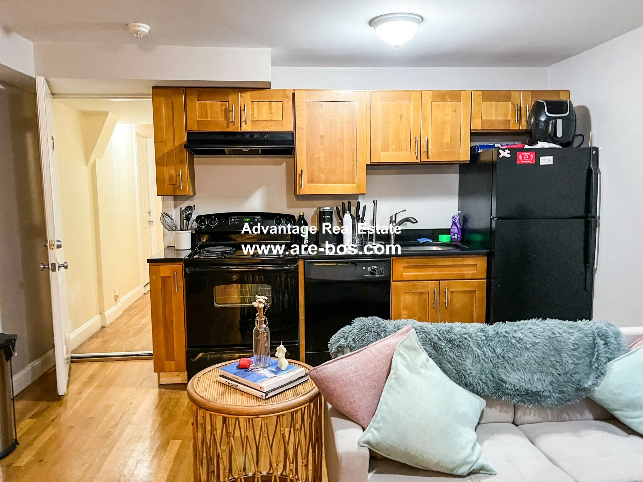 2 bed, 2 bath apartment for rent at 23 Saint Lukes Rd Unit 2, Brighton — photo 4 of 24