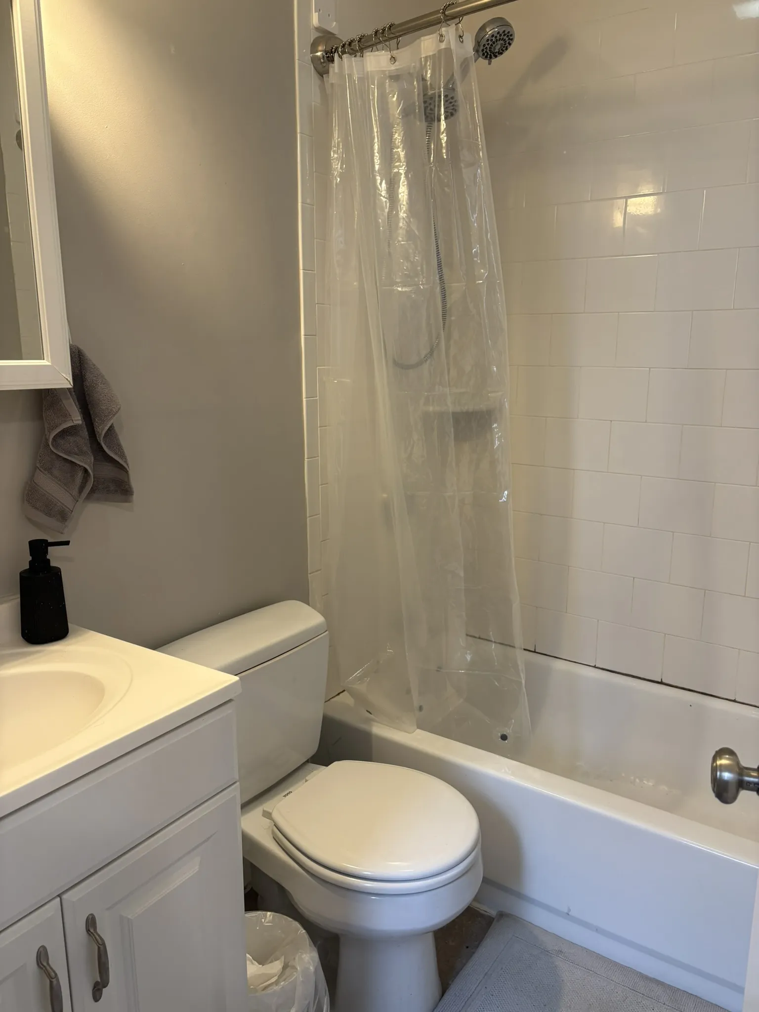 2 bed, 1 bath apartment for rent at 23 Saint Lukes Rd Unit 8, Brighton — photo 6 of 12