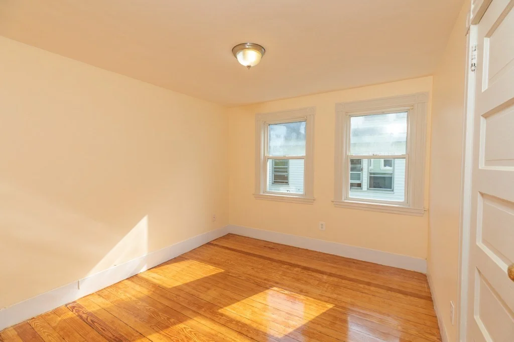 3 bed, 1 bath apartment for rent at 23 Shirley St Unit 27, Lexington — photo 7 of 10