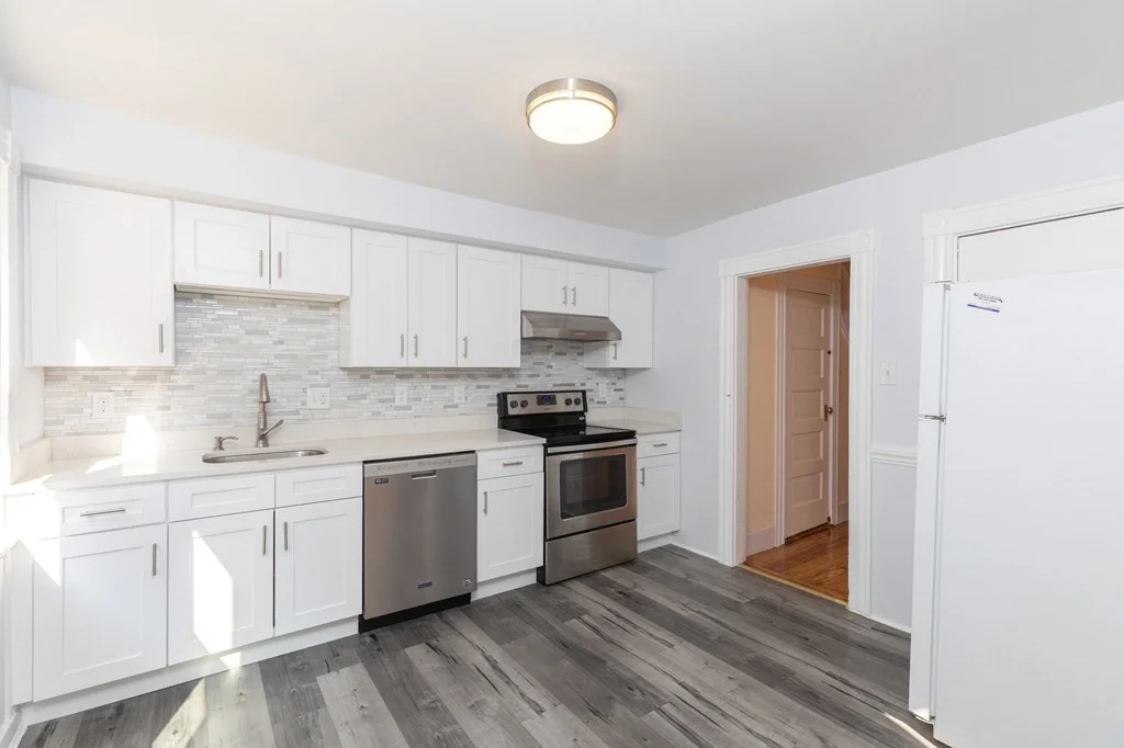 3 bed, 1 bath apartment for rent at 23 Shirley St Unit 27, Lexington — photo 1 of 10