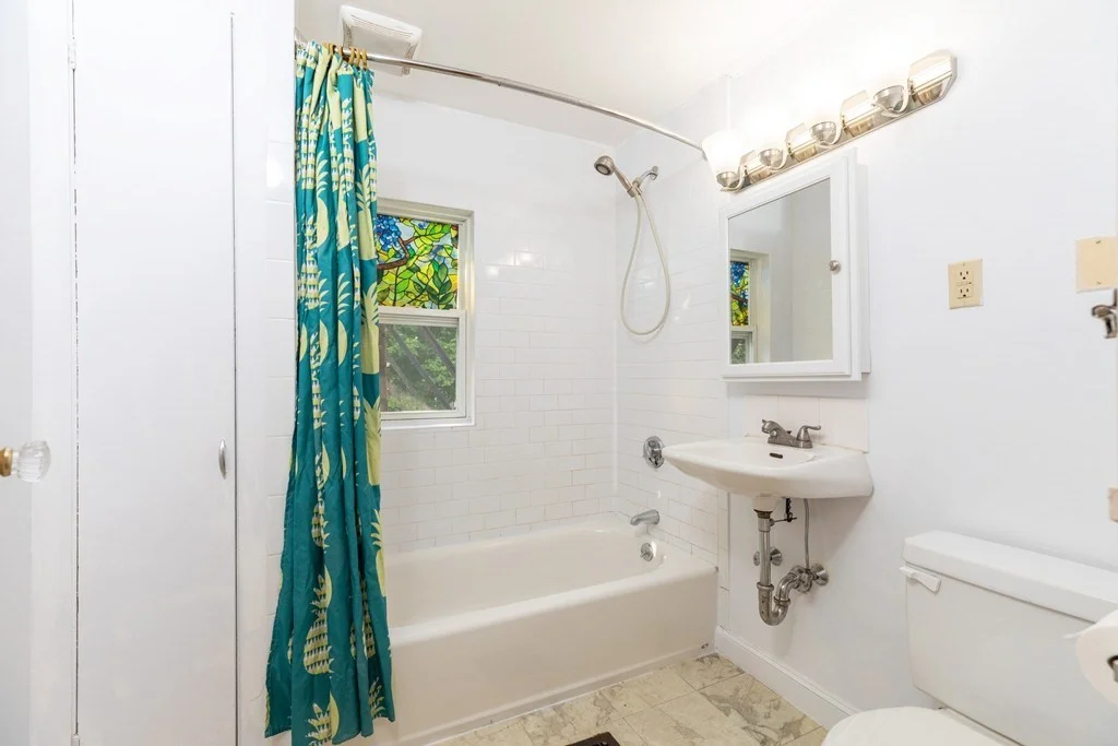3 bed, 1 bath apartment for rent at 23 Shirley St Unit 27, Lexington — photo 8 of 10