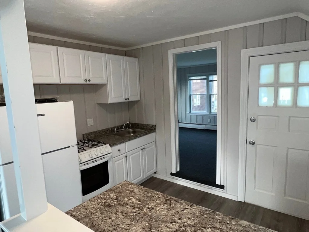 1 bed, 1 bath apartment for rent at 23 Siren St Unit cottage, Winthrop — photo 4 of 6