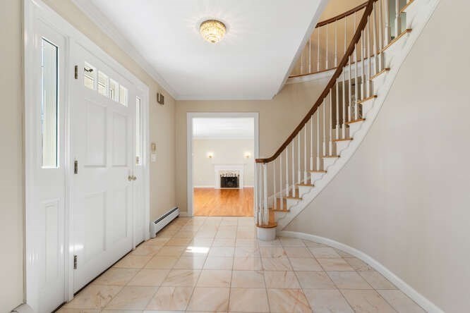4 bed, 3 bath apartment for rent at 23 Solomon Pierce, Lexington — photo 8 of 26