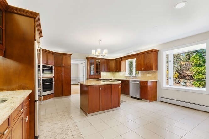 4 bed, 3 bath apartment for rent at 23 Solomon Pierce, Lexington — photo 10 of 26