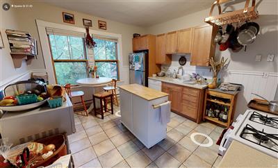 3 bed, 2 bath apartment for rent at 23 Sparks St Unit 3, West Cambridge — photo 4 of 14