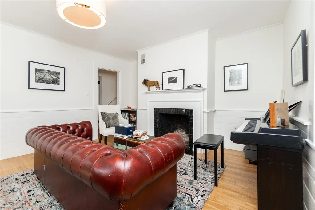 4 bed, 2 bath apartment for rent at 23 Sparks St, West Cambridge — photo 6 of 21