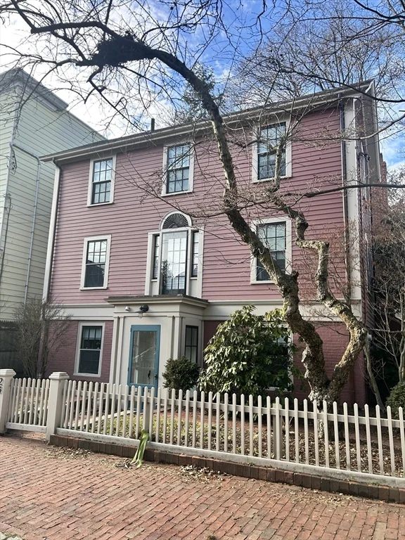 4 bed, 2 bath apartment for rent at 23 Sparks St, West Cambridge — photo 3 of 21