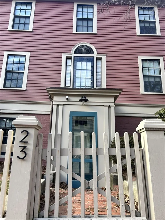 4 bed, 2 bath apartment for rent at 23 Sparks St, West Cambridge — photo 1 of 21