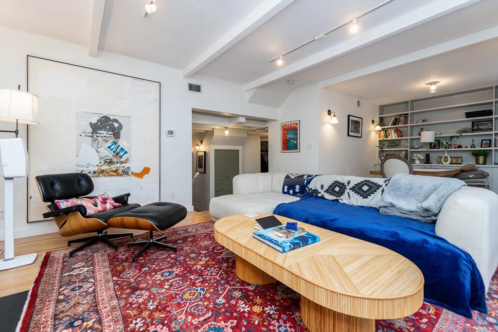 4 bed, 2 bath apartment for rent at 23 Sparks St, West Cambridge — photo 13 of 21